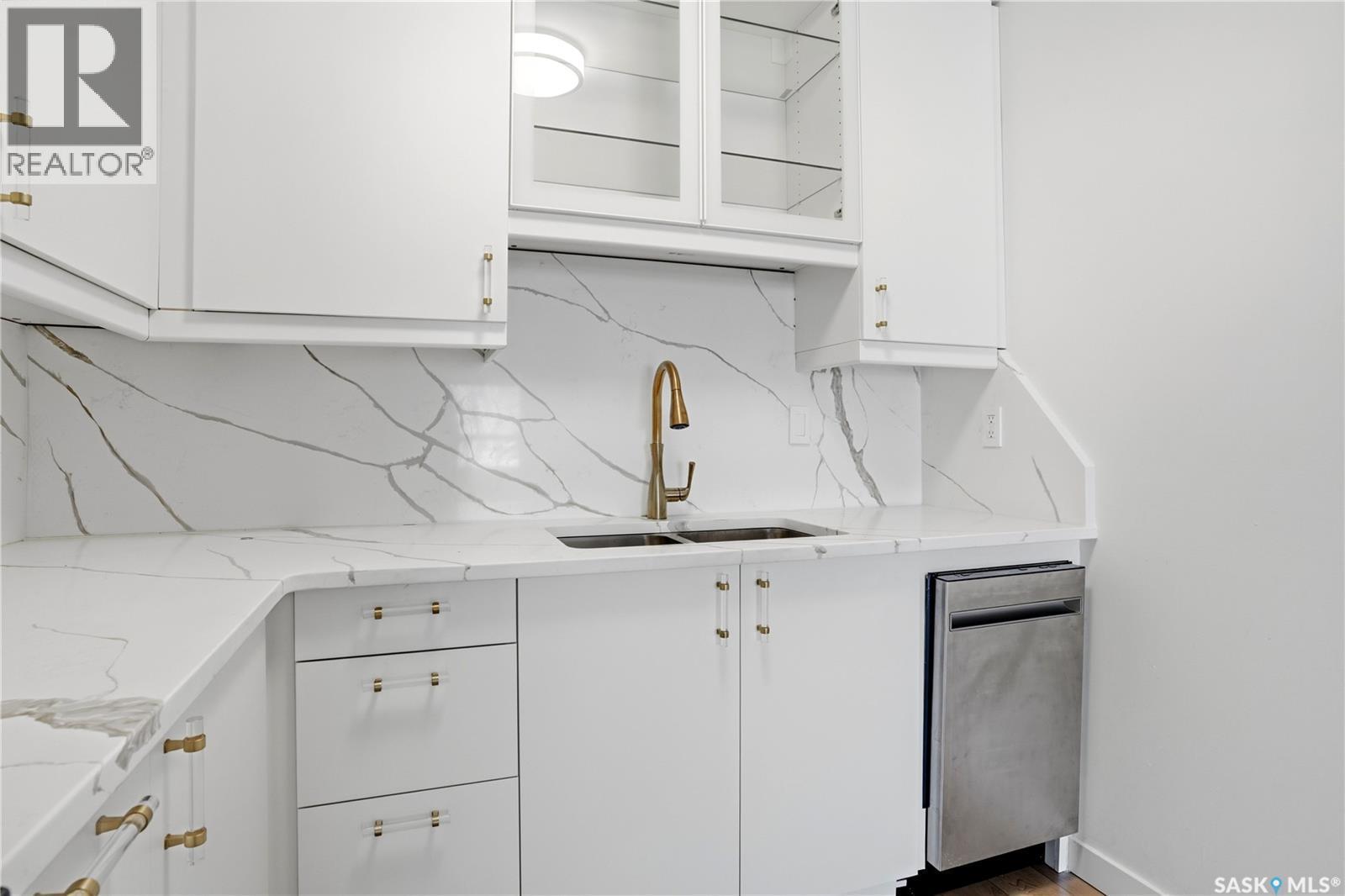 6501 Rochdale Boulevard, Regina, SK - Indoor