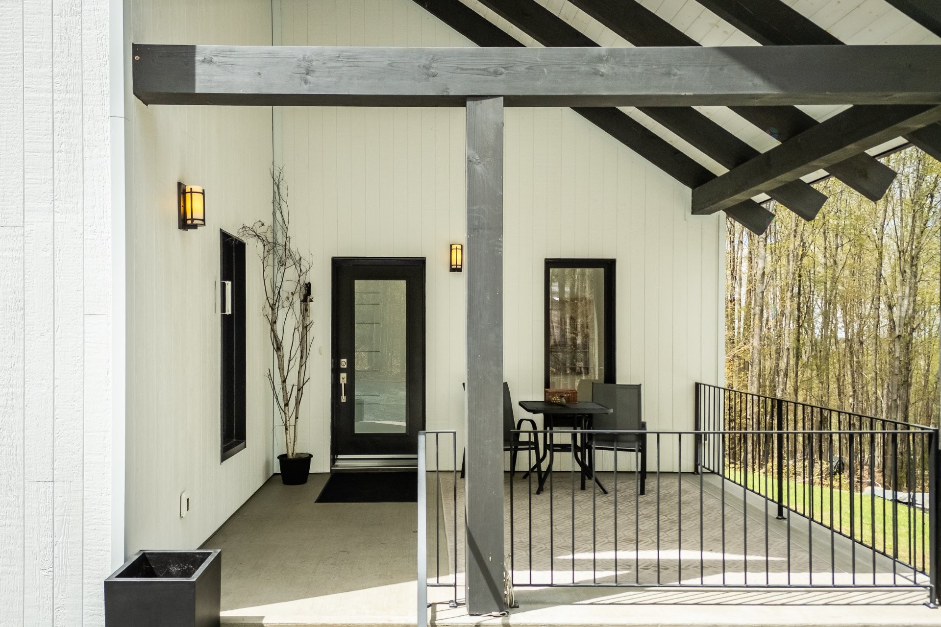 Patio - 2648 Rue De Champlain, Dunham, QC - Photo Showing Other Room