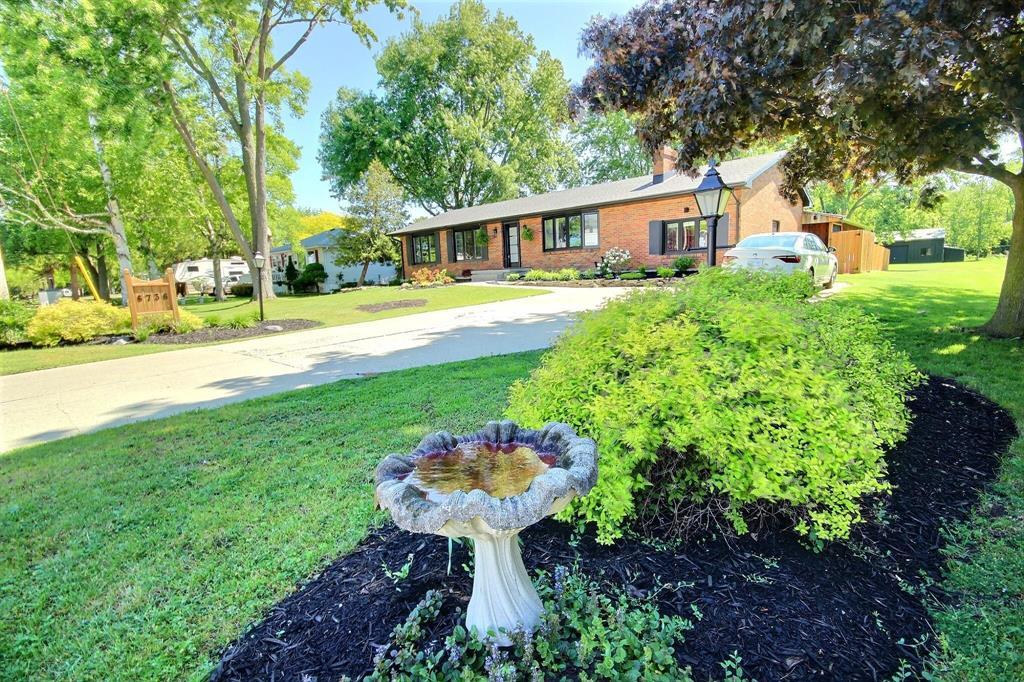6736 Camlachie Road, Plympton-Wyoming, ON