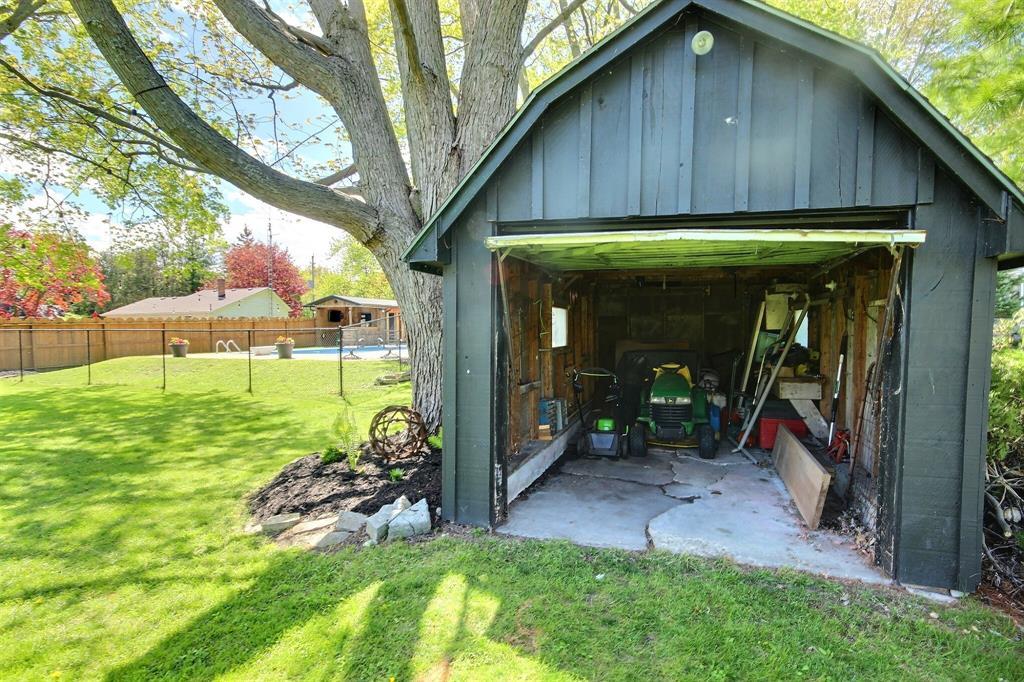 6736 Camlachie Road, Plympton-Wyoming, ON