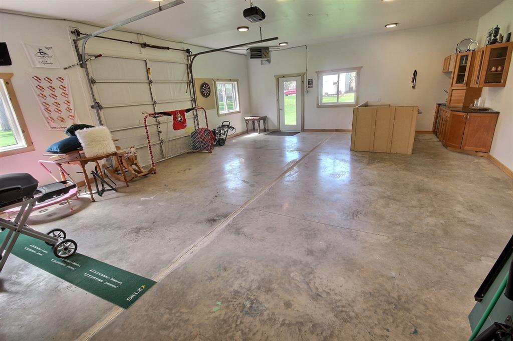 6736 Camlachie Road, Plympton-Wyoming, ON