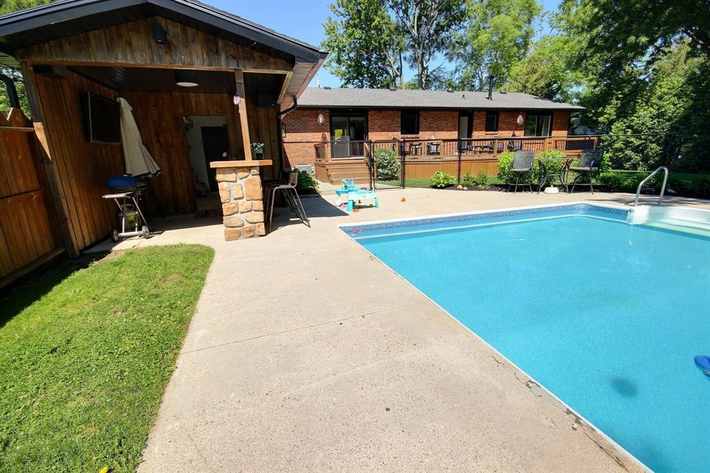 6736 Camlachie Road, Plympton-Wyoming, ON