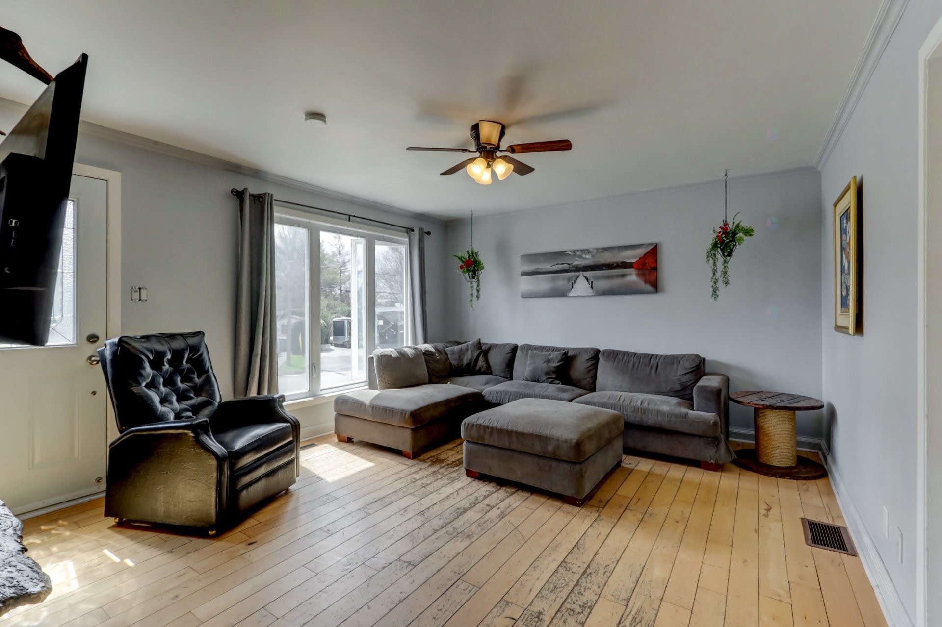 Salon - 1010 Rue Richer, Saint-Jérôme, QC - Indoor Photo Showing Living Room
