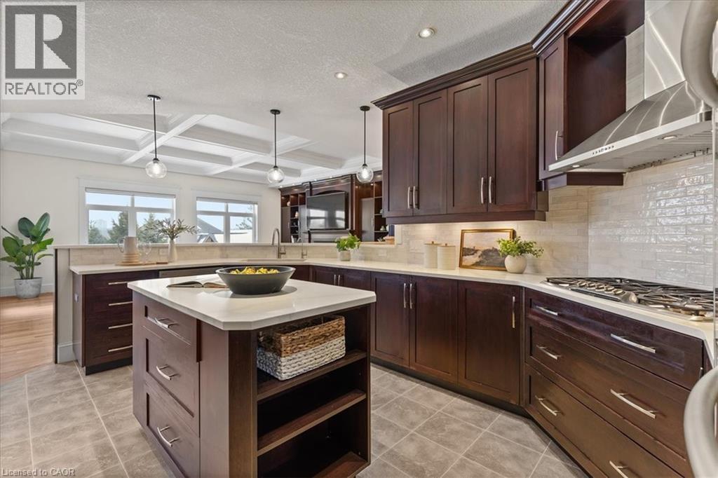 86 Canters Close, Kitchener, ON - Indoor Photo Showing Kitchen With Upgraded Kitchen