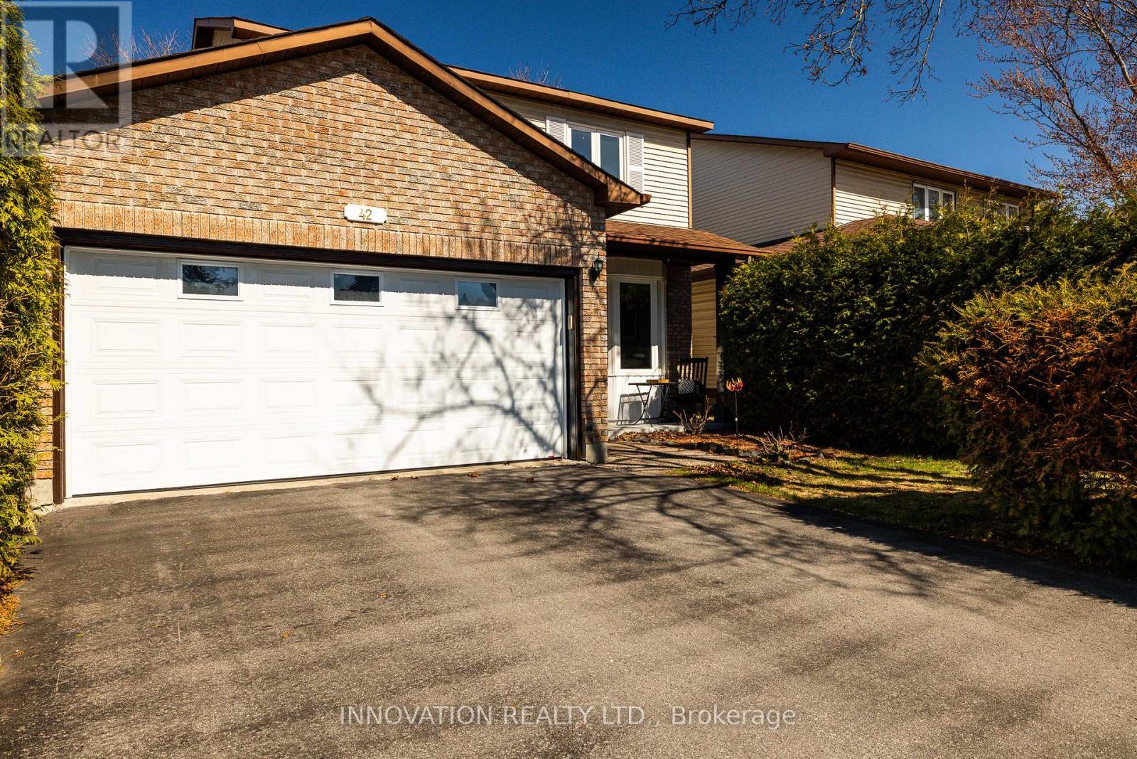 42 Liston Crescent, Ottawa, ON - Outdoor