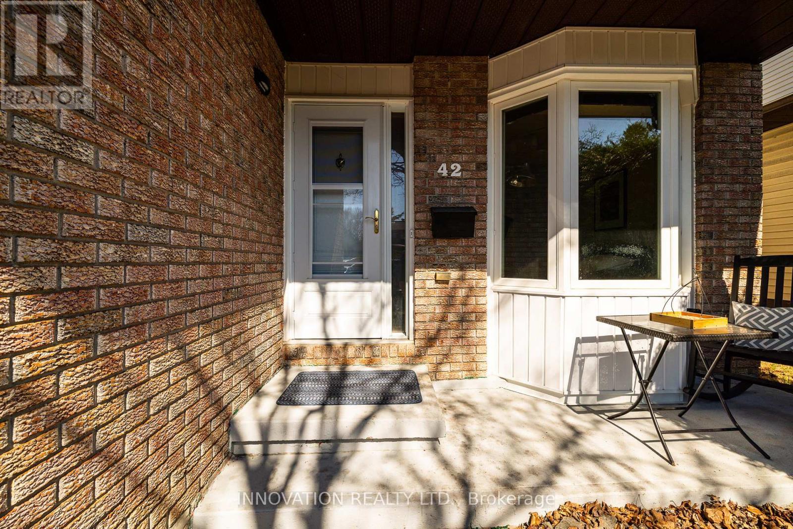 42 Liston Crescent, Ottawa, ON - Outdoor