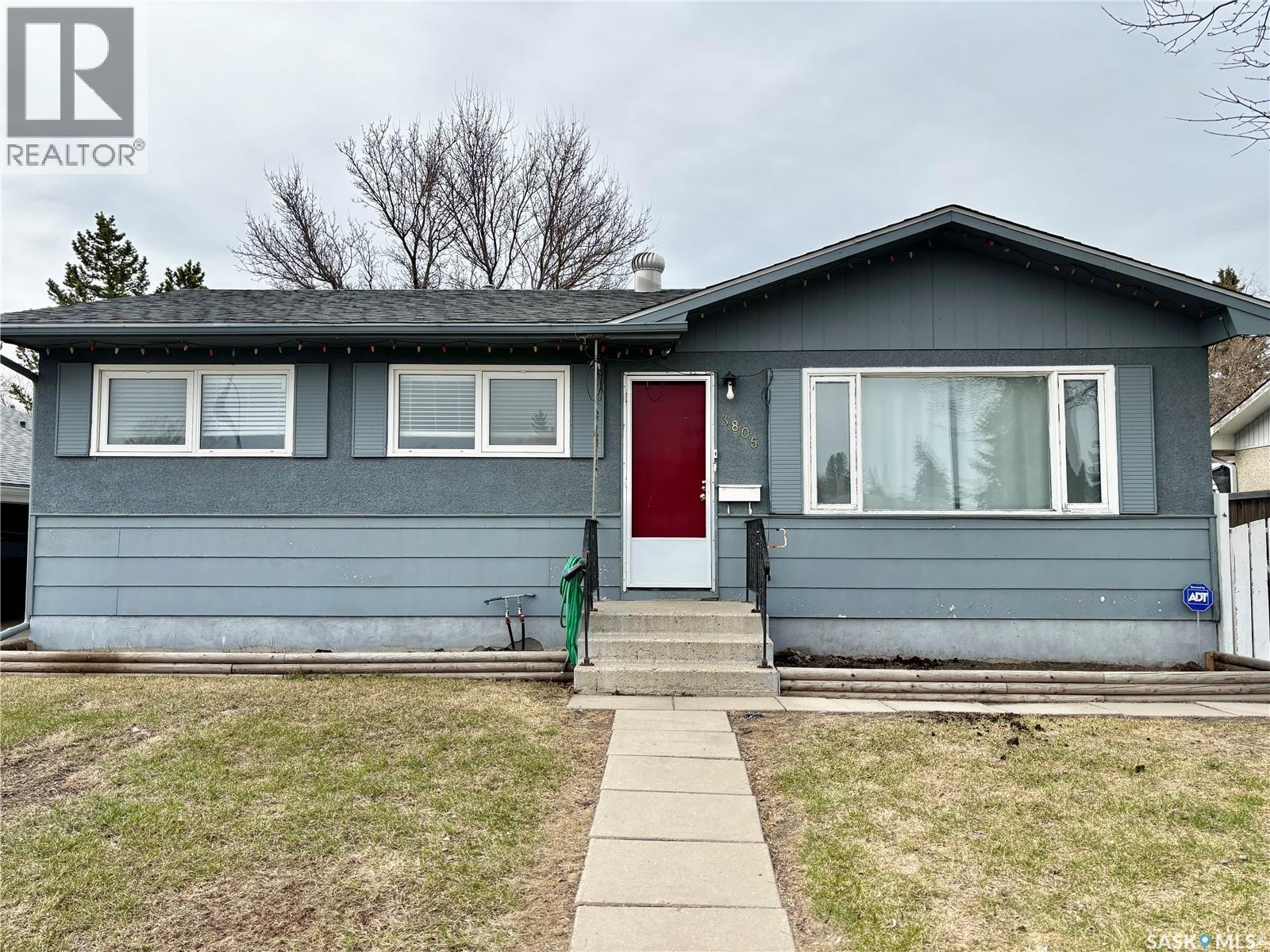 3805 Diefenbaker Drive, Saskatoon, SK - Outdoor