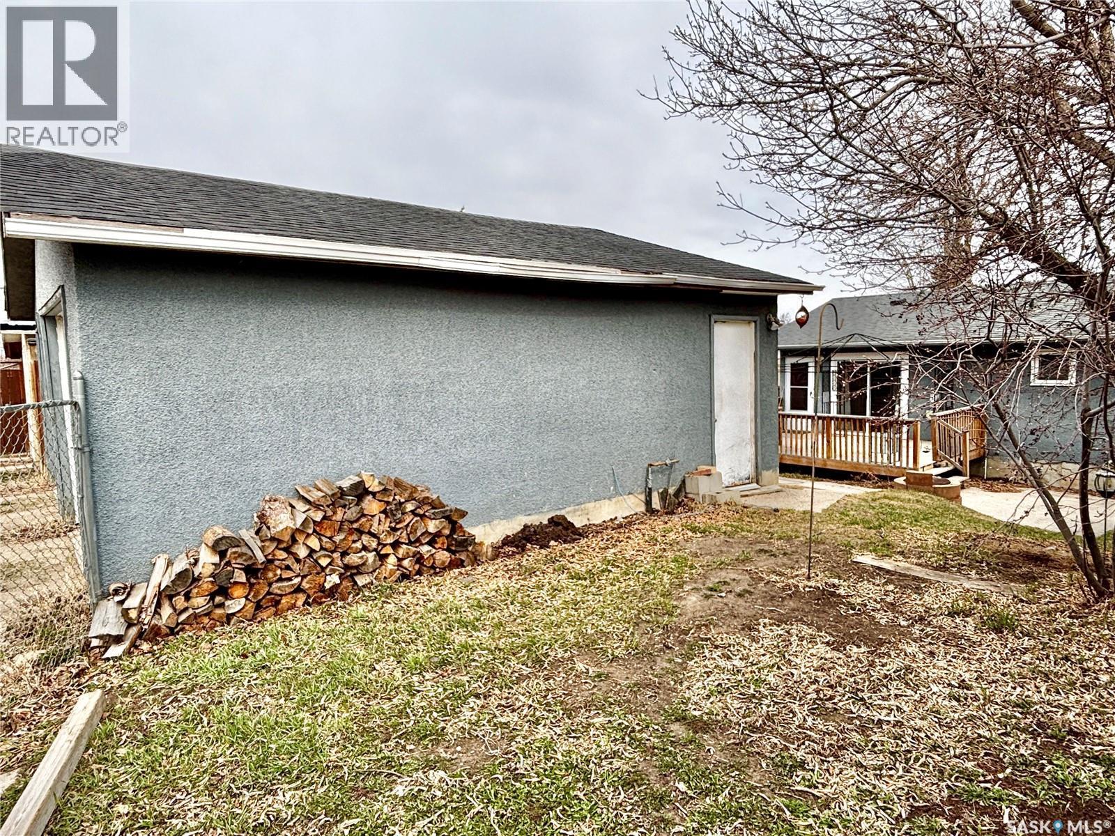 3805 Diefenbaker Drive, Saskatoon, SK - Outdoor With Deck Patio Veranda
