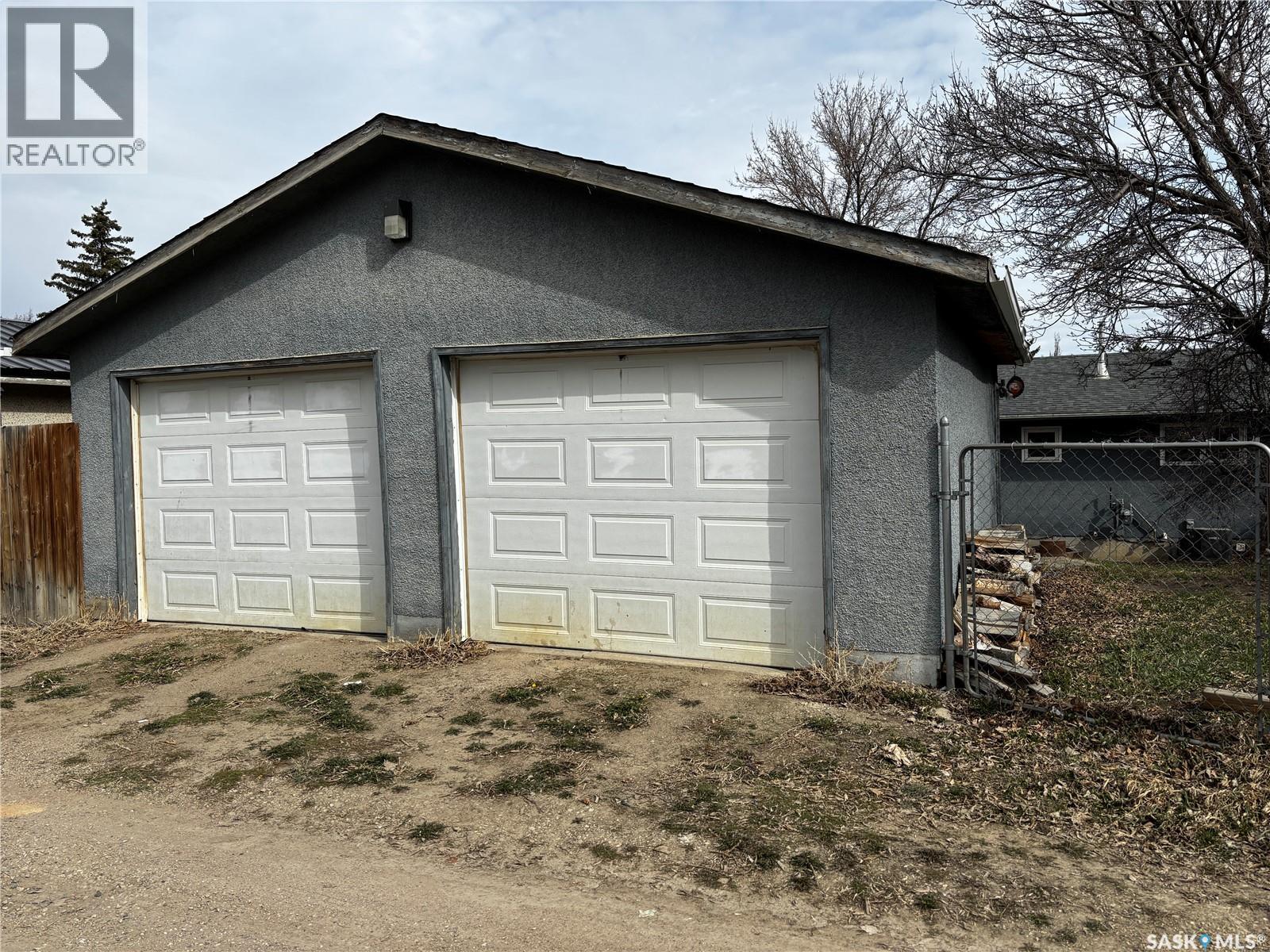 3805 Diefenbaker Drive, Saskatoon, SK - Outdoor