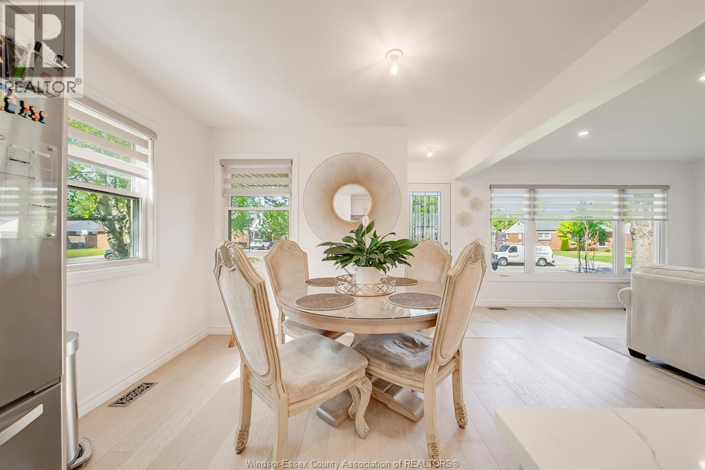 3094 Bruce, Windsor, ON - Indoor Photo Showing Dining Room