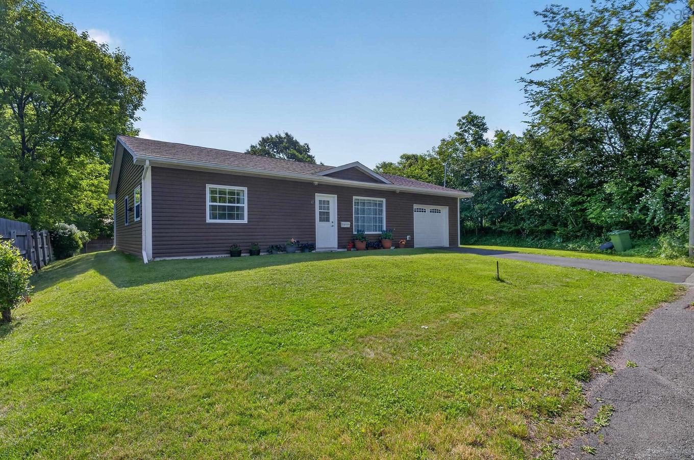 17 Moore Street, Truro, NS