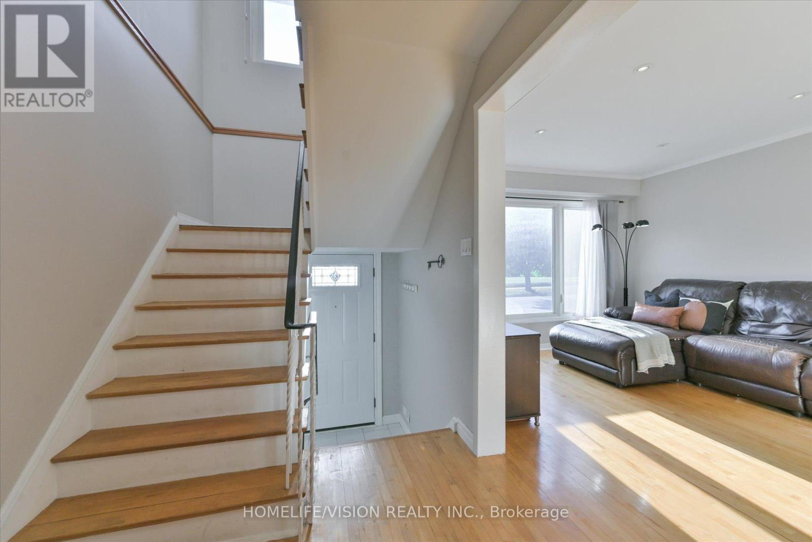 255 Cedar Avenue, Richmond Hill, ON - Indoor Photo Showing Other Room