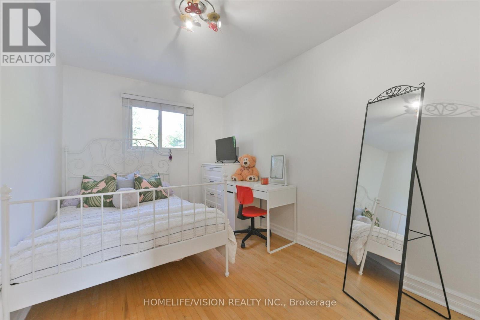 255 Cedar Avenue, Richmond Hill, ON - Indoor Photo Showing Bedroom