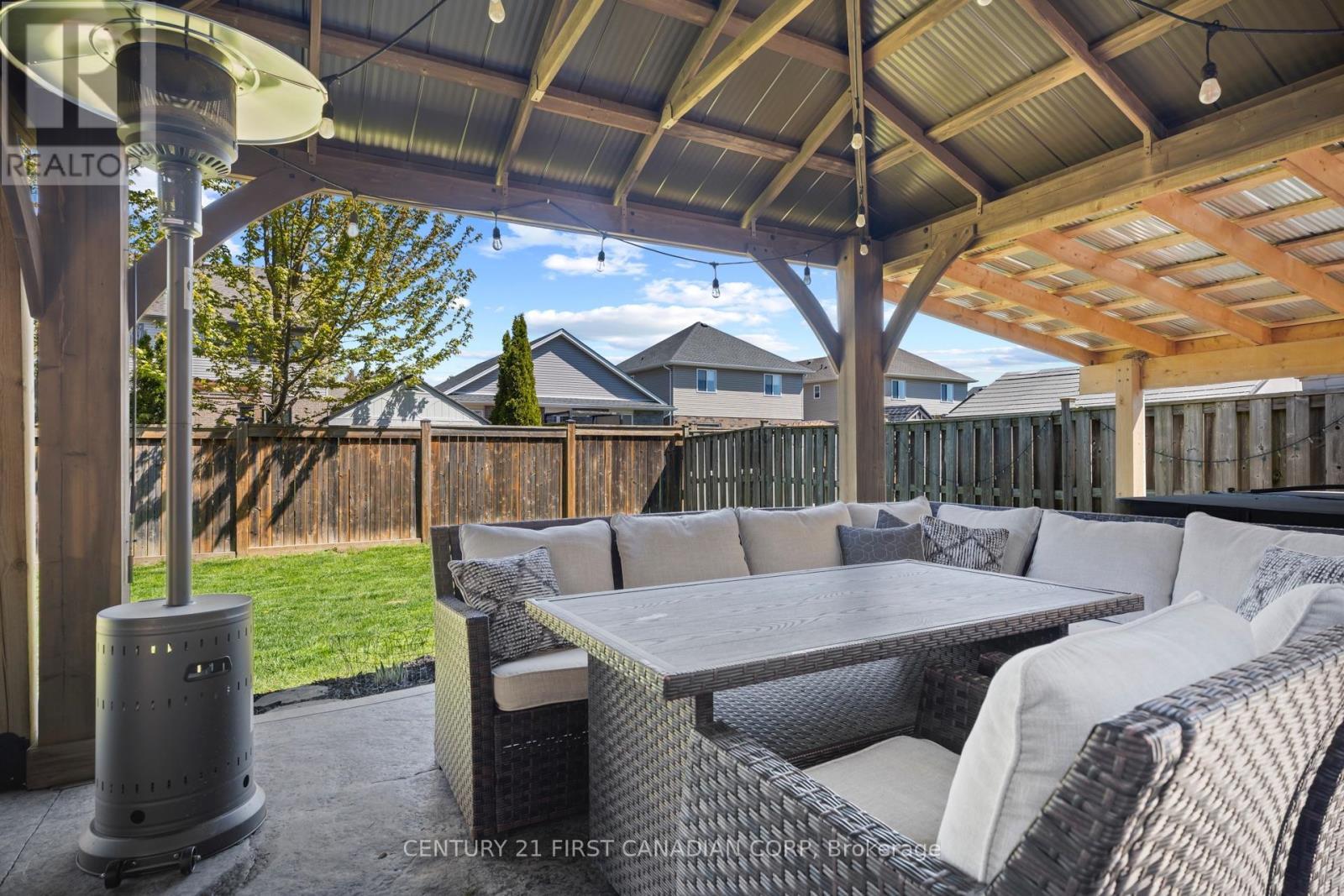 21 Pear Tree Avenue, St. Thomas, ON - Outdoor With Deck Patio Veranda With Exterior