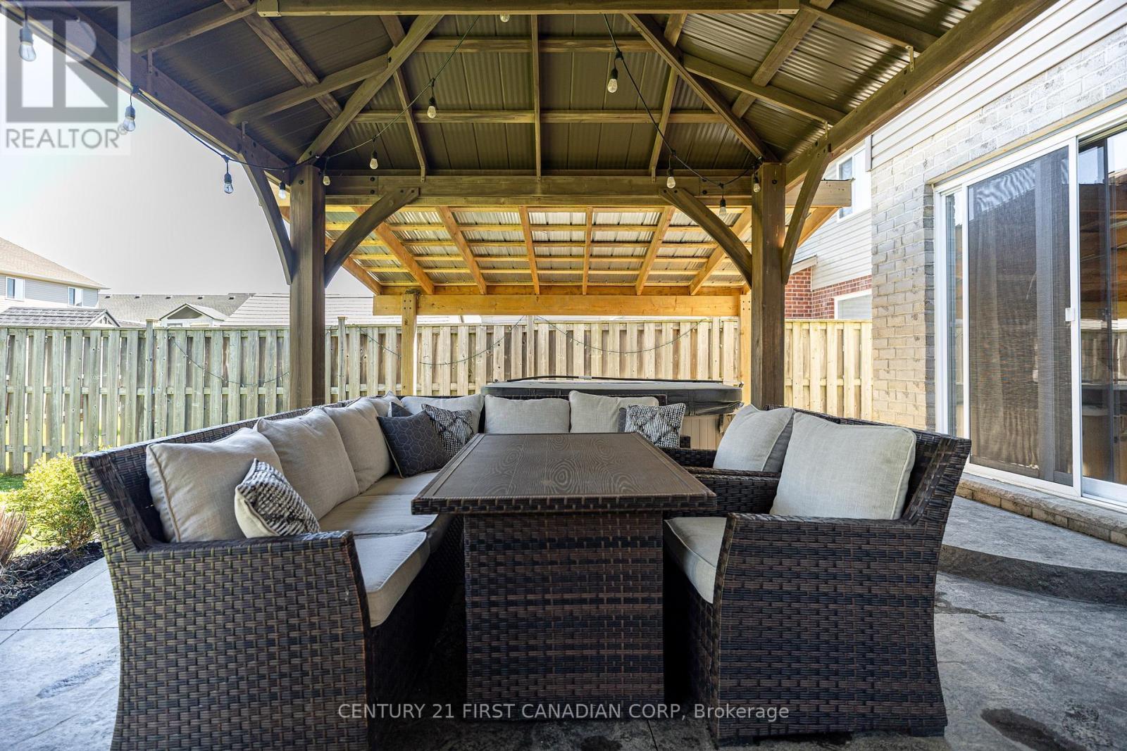 21 Pear Tree Avenue, St. Thomas, ON - Outdoor With Deck Patio Veranda With Exterior