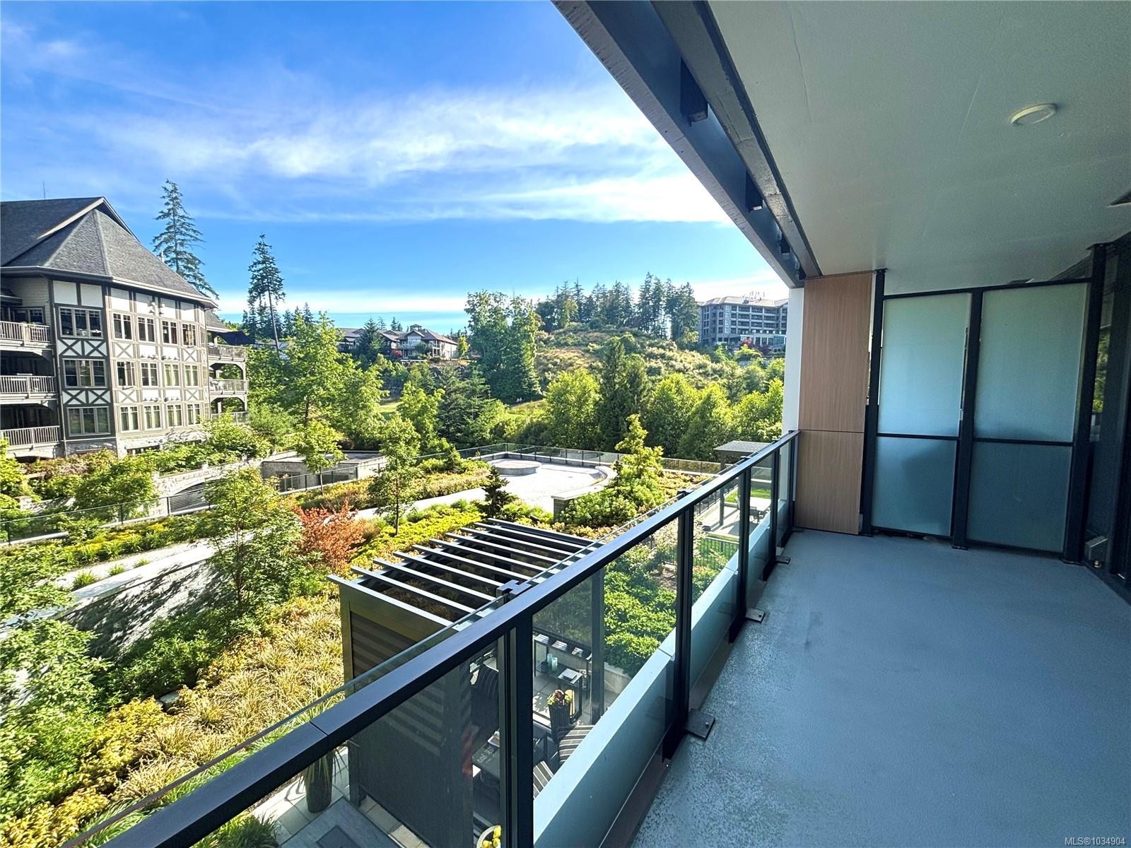 #711-2000 Hannington Rd, Langford, BC