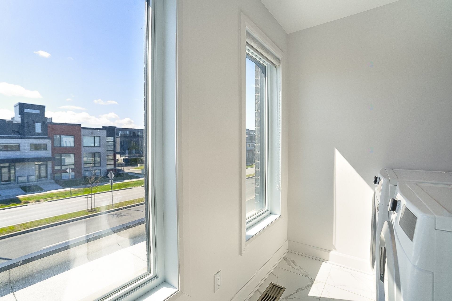 Salle de lavage - 24Z Av. Des Chênes, Candiac, QC - Indoor