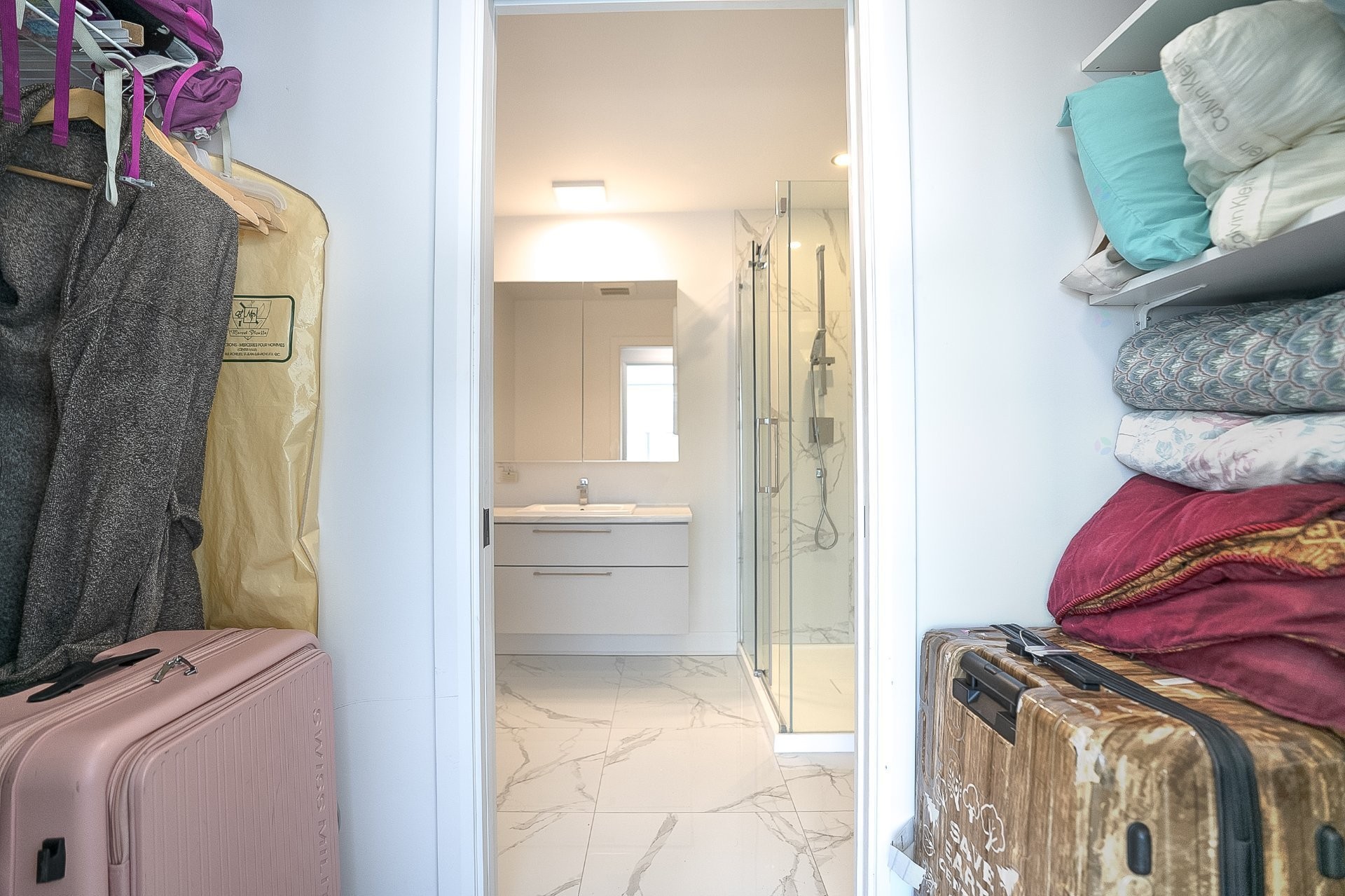 Penderie (Walk-in) - 24Z Av. Des Chênes, Candiac, QC - Indoor