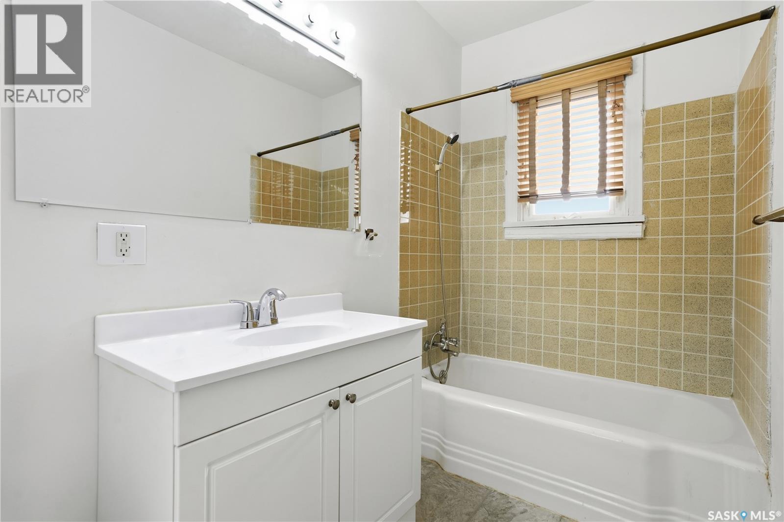 3708 Albert Street, Regina, SK - Indoor Photo Showing Bathroom