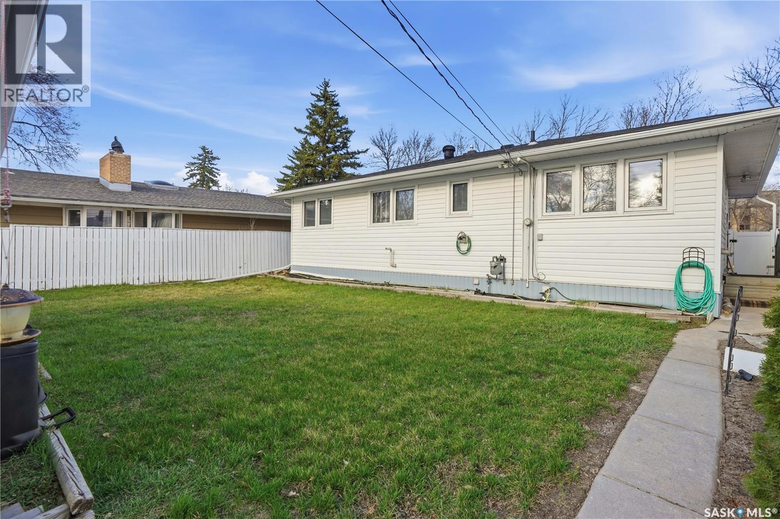 3708 Albert Street, Regina, SK - Outdoor