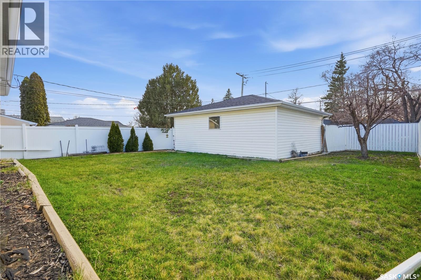 3708 Albert Street, Regina, SK - Outdoor