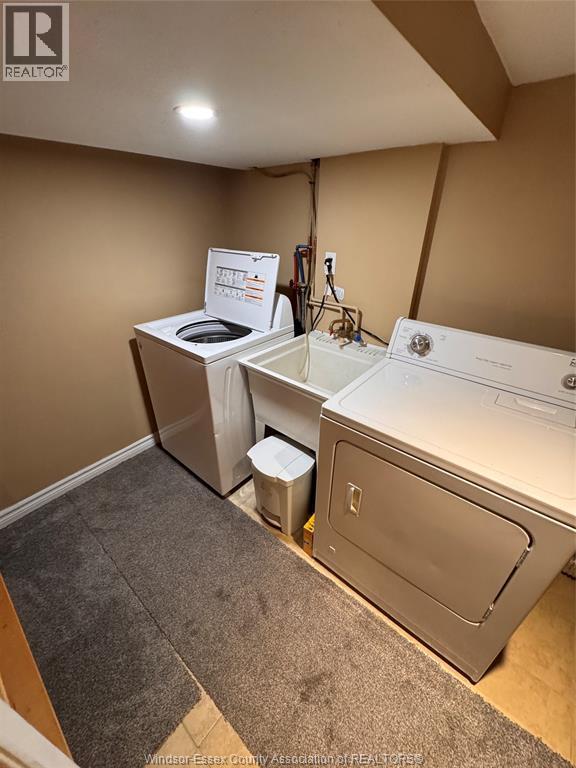1527 Pierre, Windsor, ON - Indoor Photo Showing Laundry Room