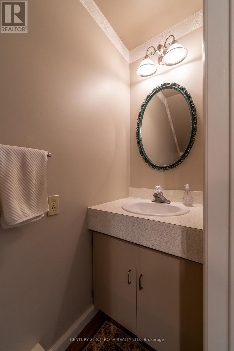 26 - 1 Paradise Boulevard, Ramara, ON - Indoor Photo Showing Bathroom