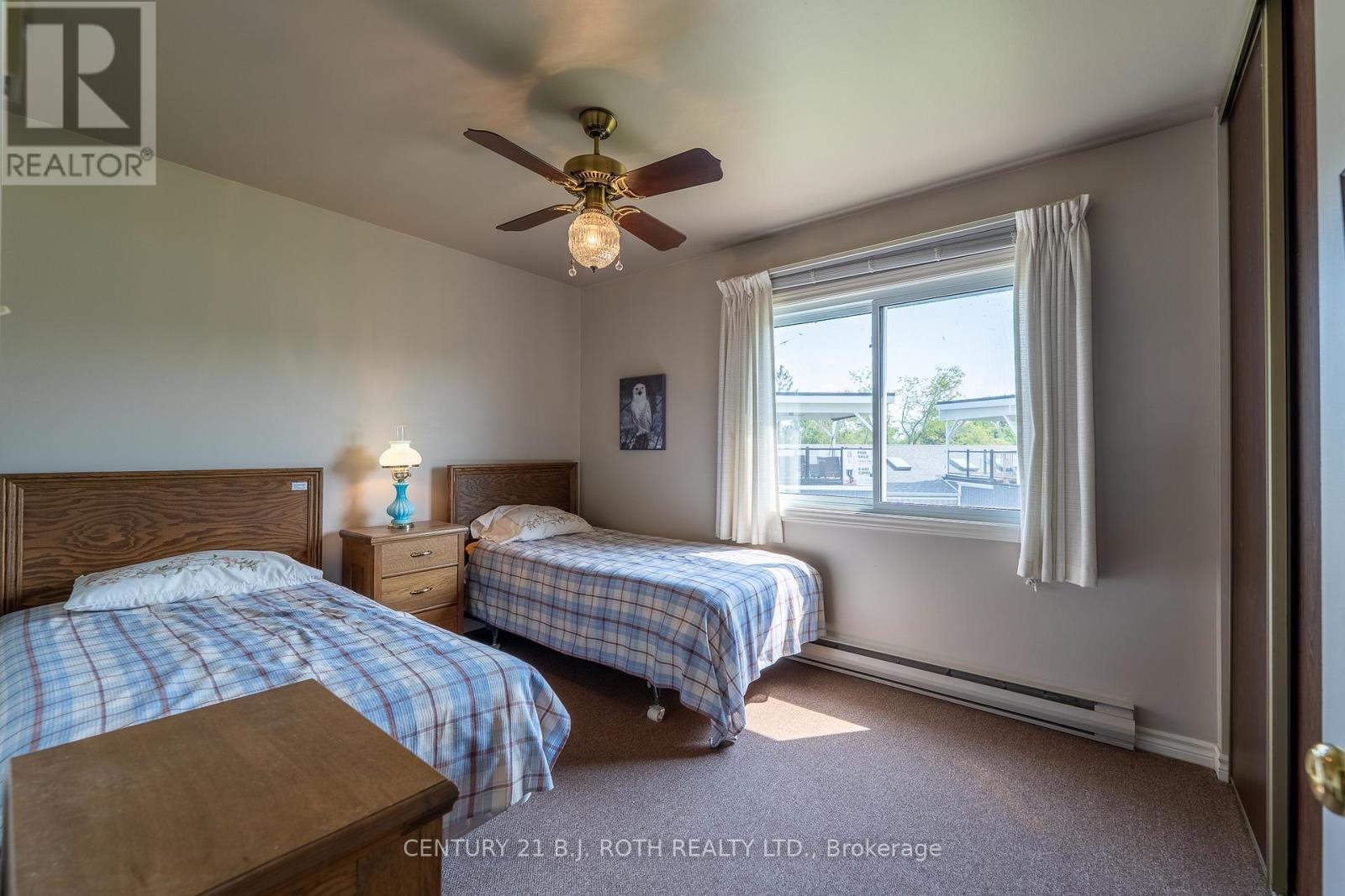 26 - 1 Paradise Boulevard, Ramara, ON - Indoor Photo Showing Bedroom