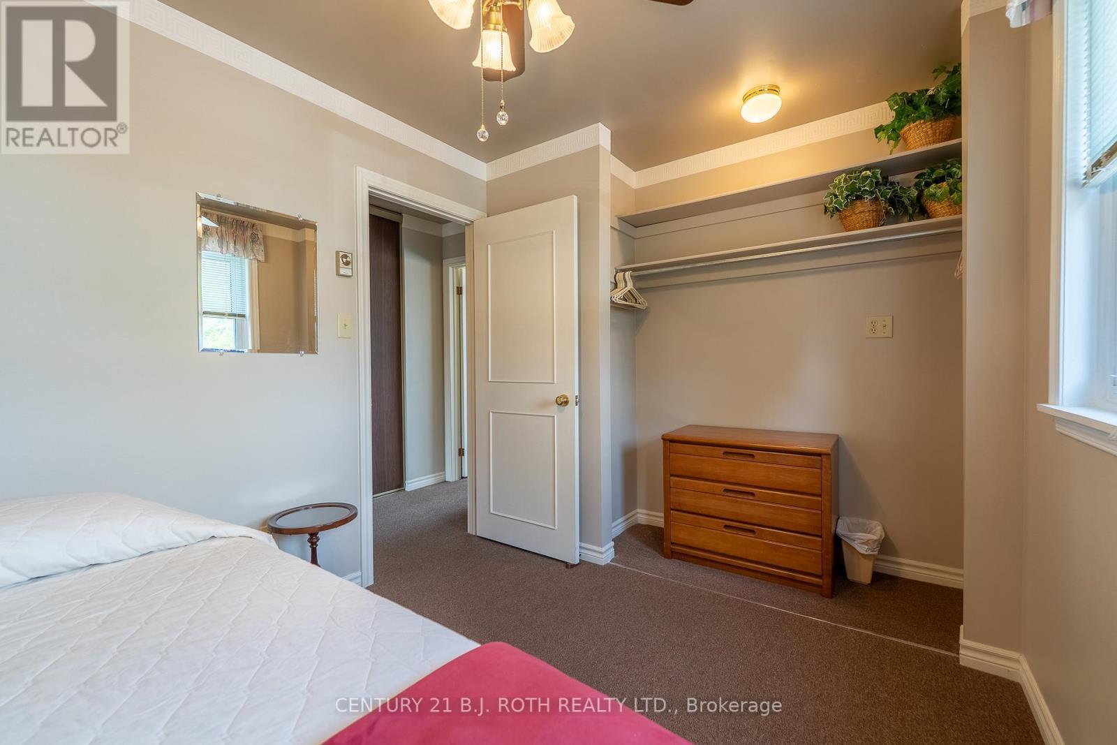26 - 1 Paradise Boulevard, Ramara, ON - Indoor Photo Showing Bedroom