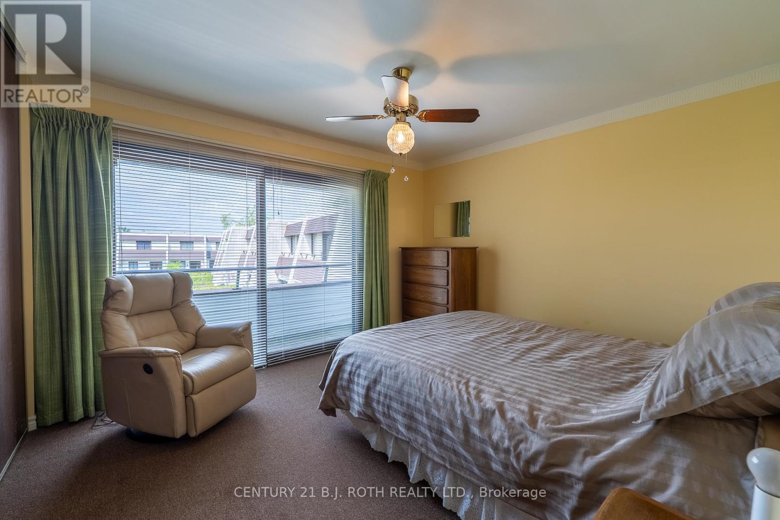 26 - 1 Paradise Boulevard, Ramara, ON - Indoor Photo Showing Bedroom