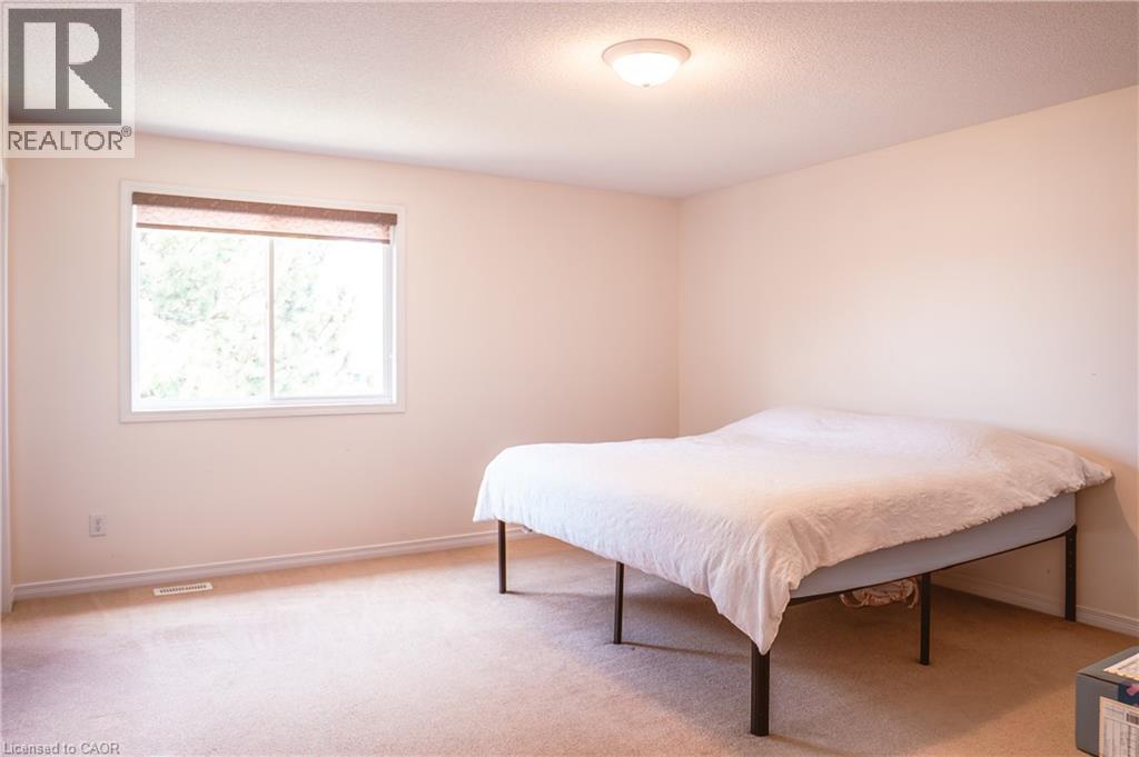 456 Beaumont Crescent, Kitchener, ON - Indoor Photo Showing Bedroom