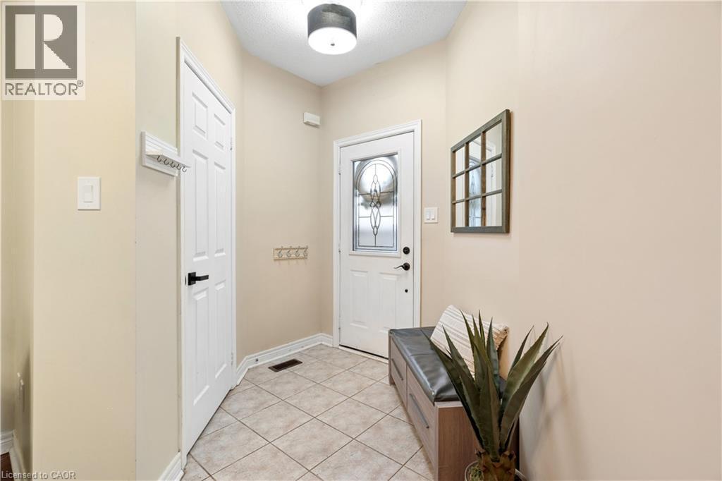 27 Spruce Boulevard, Acton, ON - Indoor Photo Showing Other Room