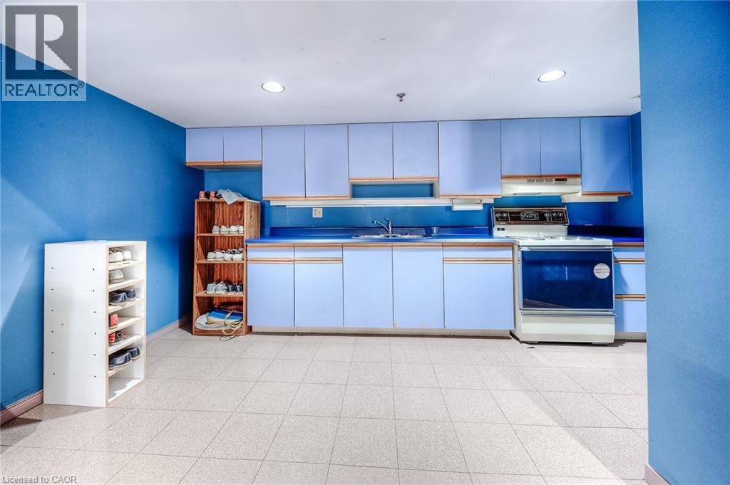 1414 E King Street E Unit# 802, Kitchener, ON - Indoor Photo Showing Kitchen With Double Sink