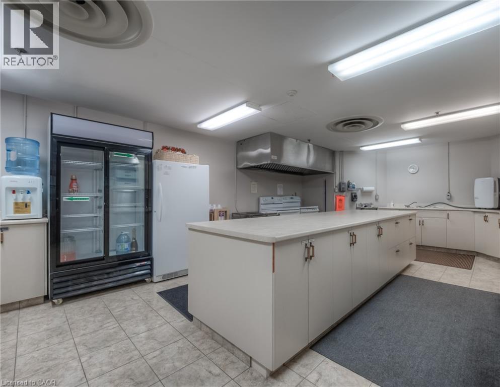 1414 E King Street E Unit# 802, Kitchener, ON - Indoor Photo Showing Kitchen
