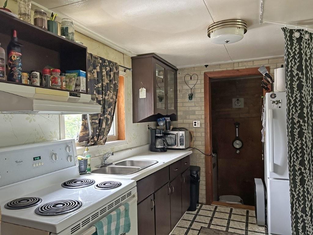 150 First Street, Nipigon, ON - Indoor Photo Showing Kitchen With Double Sink
