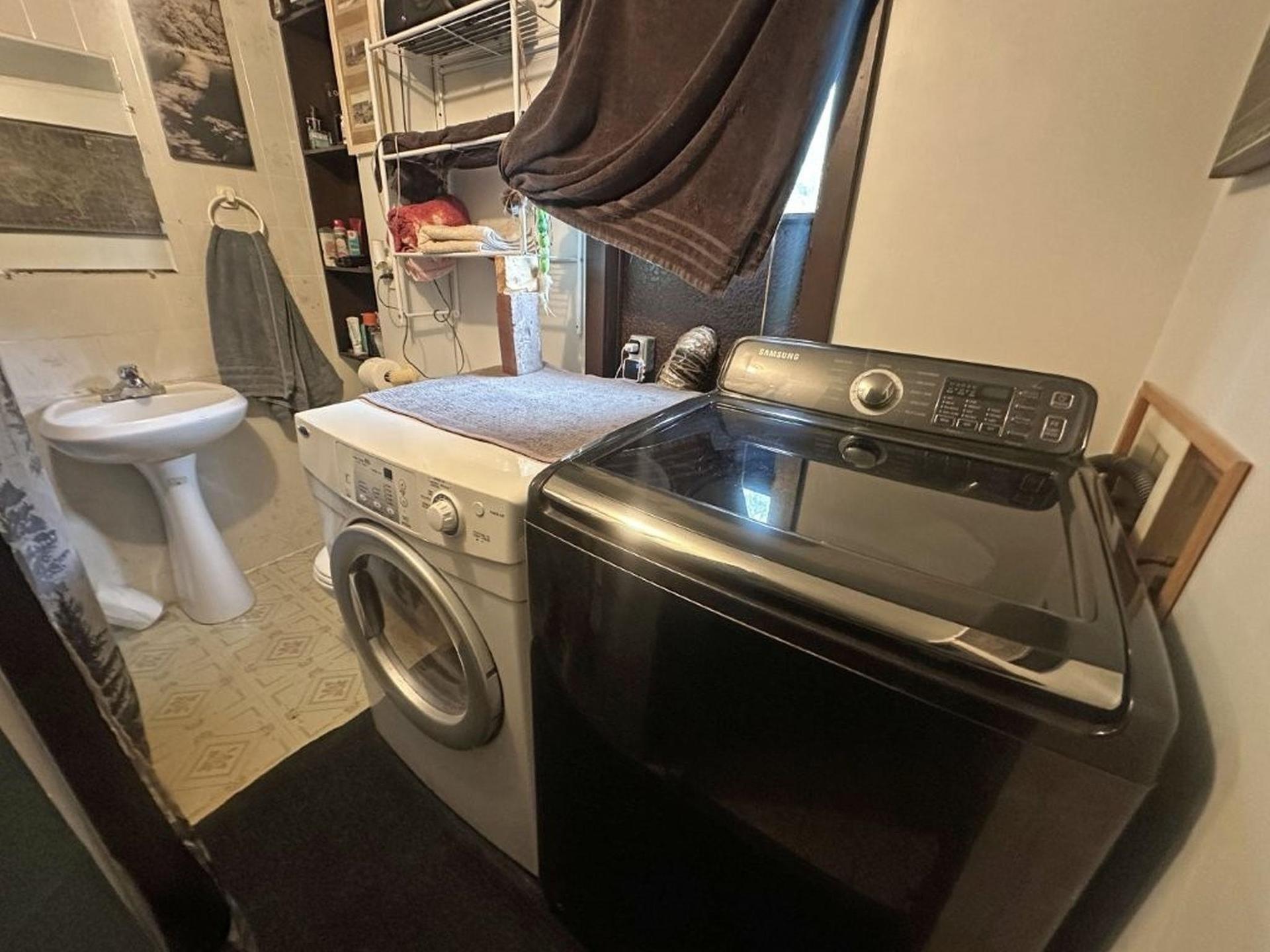 150 First Street, Nipigon, ON - Indoor Photo Showing Laundry Room