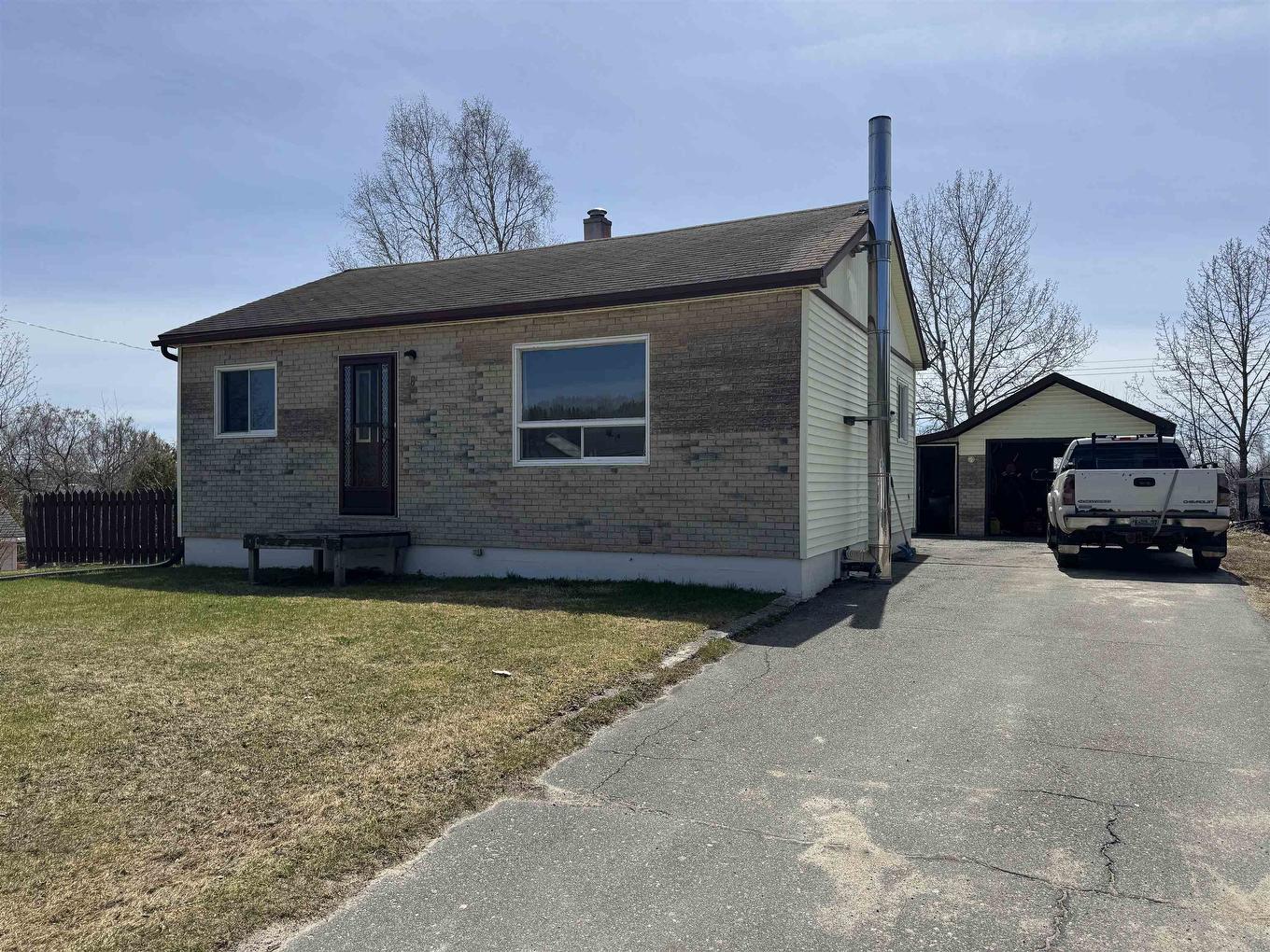 6 Kinglet Place, Manitouwadge, ON - Outdoor