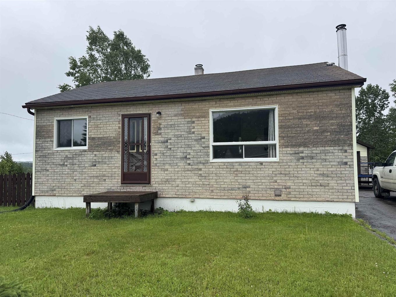 6 Kinglet Place, Manitouwadge, ON - Outdoor With Exterior