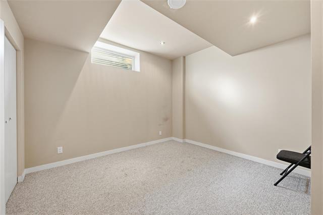 1-64 Barnes St, Winnipeg, MB