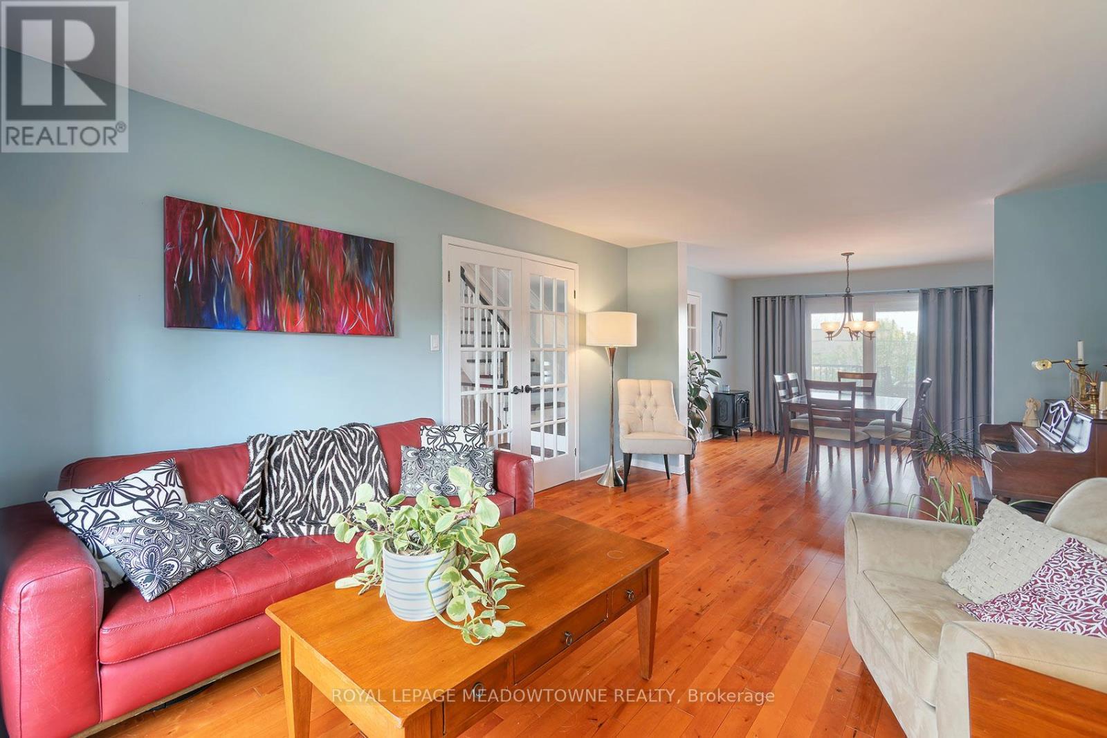 6942 Barrisdale Drive, Mississauga, ON - Indoor Photo Showing Living Room