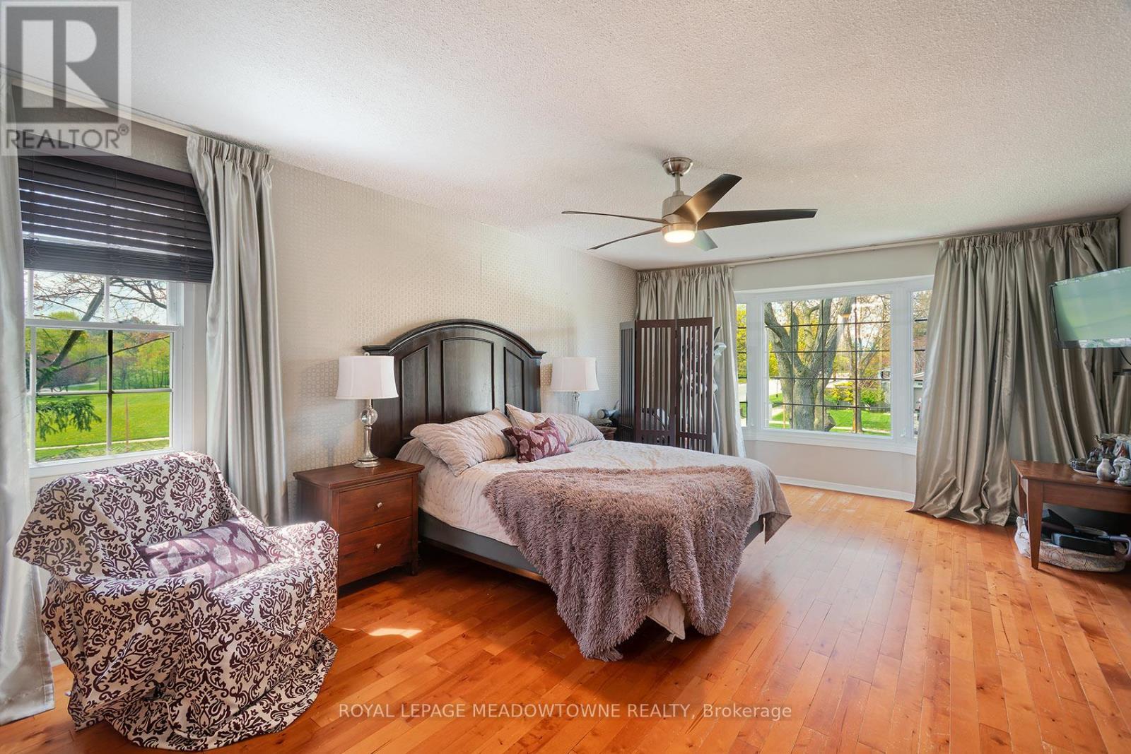 6942 Barrisdale Drive, Mississauga, ON - Indoor Photo Showing Bedroom