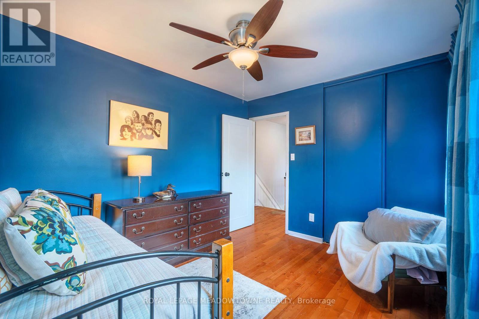 6942 Barrisdale Drive, Mississauga, ON - Indoor Photo Showing Bedroom
