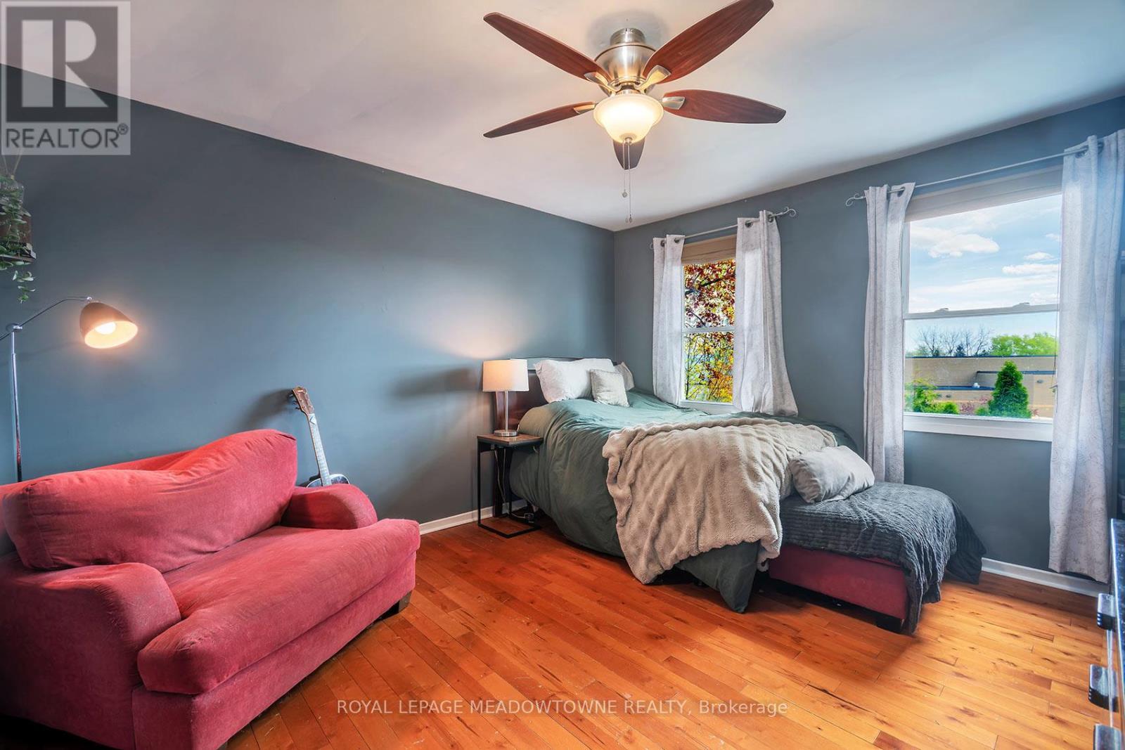 6942 Barrisdale Drive, Mississauga, ON - Indoor Photo Showing Bedroom