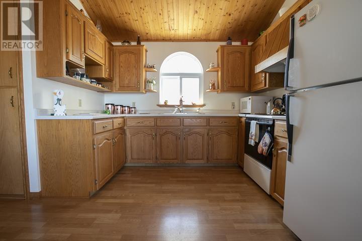 1590 C Line Rd, Richards Landing, ON - Indoor Photo Showing Kitchen With Double Sink