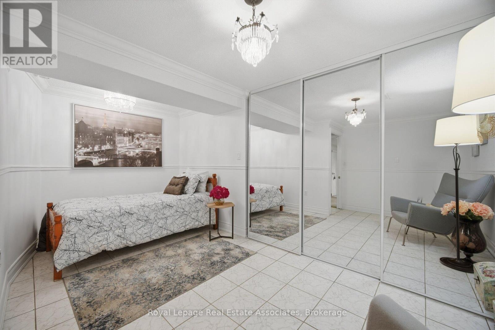 1311 Underwood Drive, Mississauga, ON - Indoor Photo Showing Bedroom
