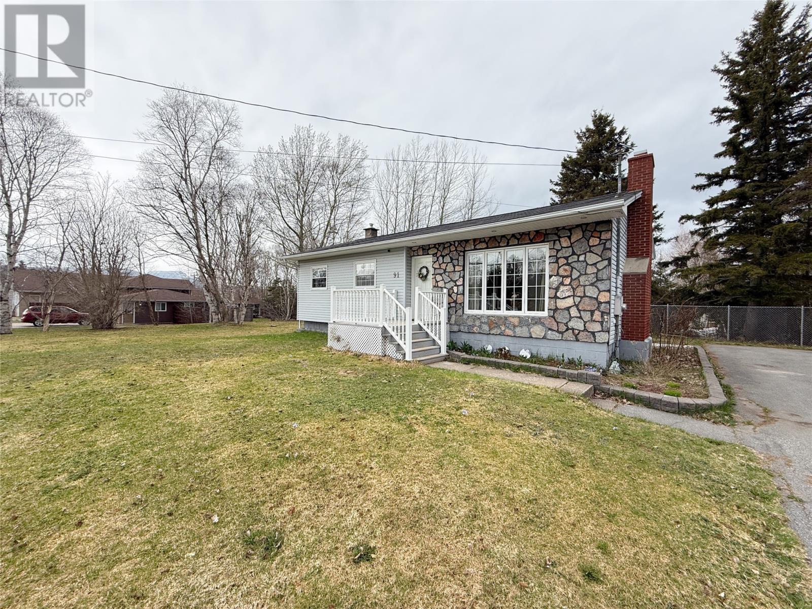 91 Midland Row, Pasadena, NL - Outdoor