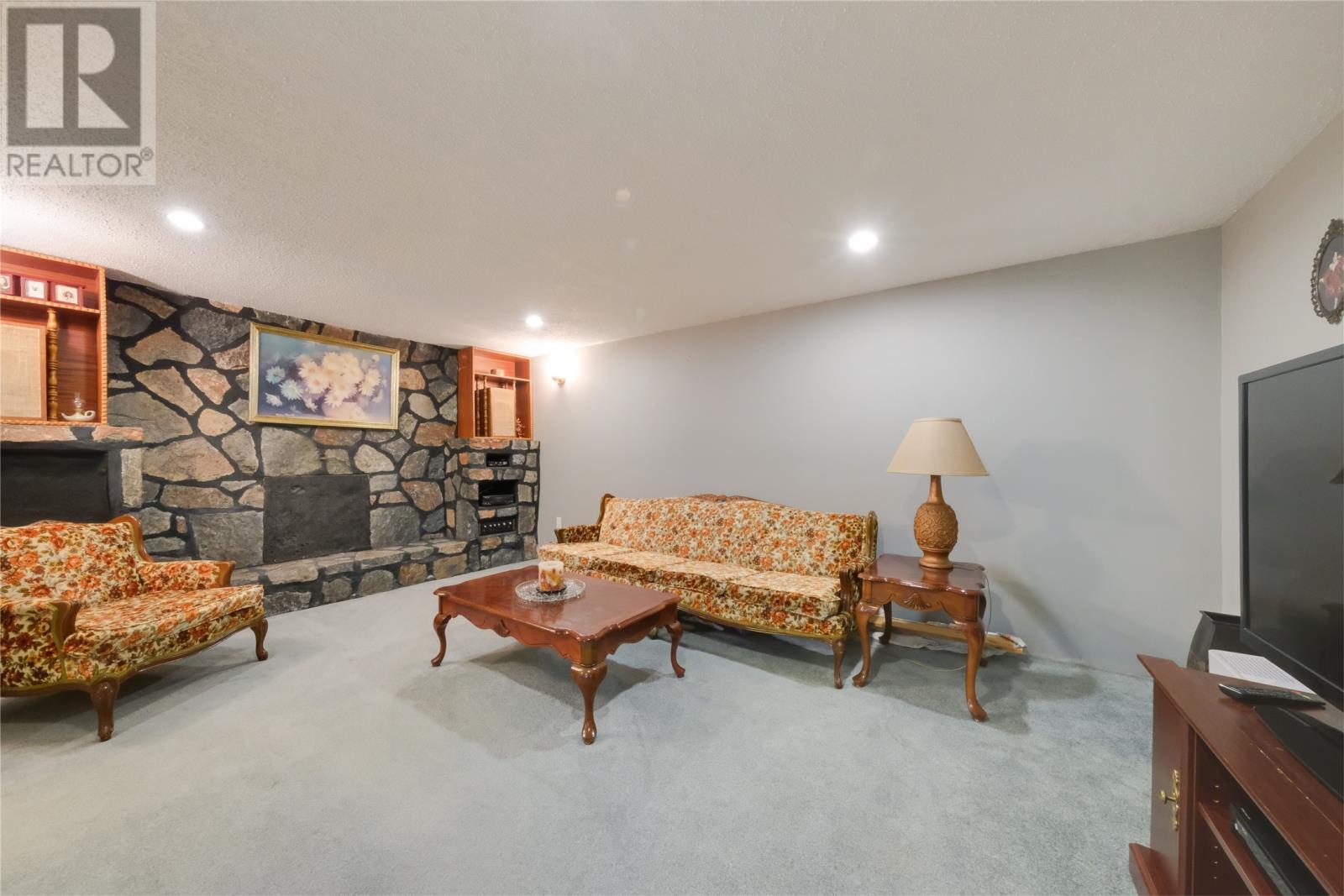 91 Midland Row, Pasadena, NL - Indoor