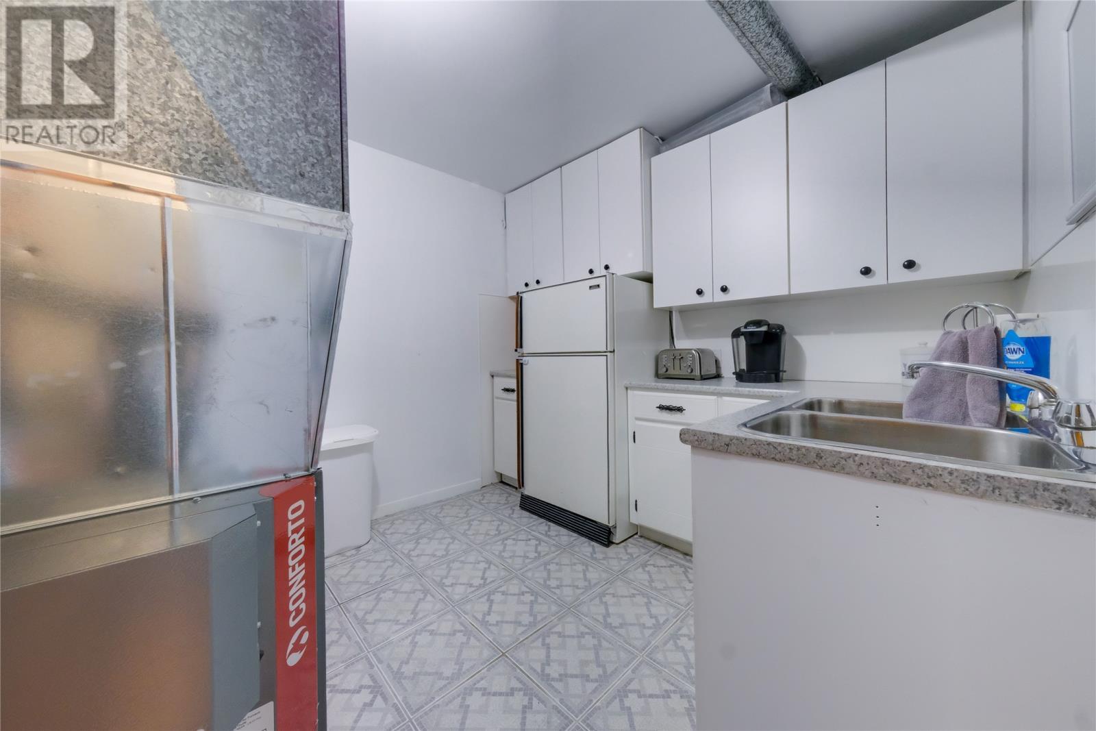 91 Midland Row, Pasadena, NL - Indoor Photo Showing Kitchen
