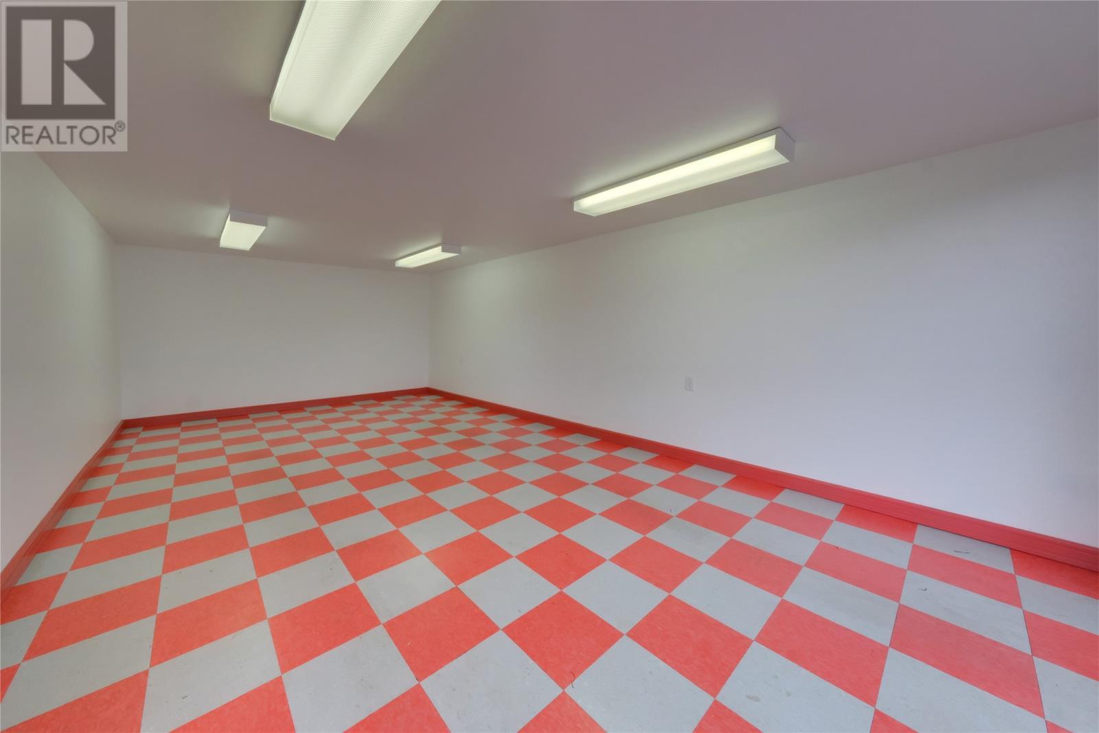 91 Midland Row, Pasadena, NL - Indoor