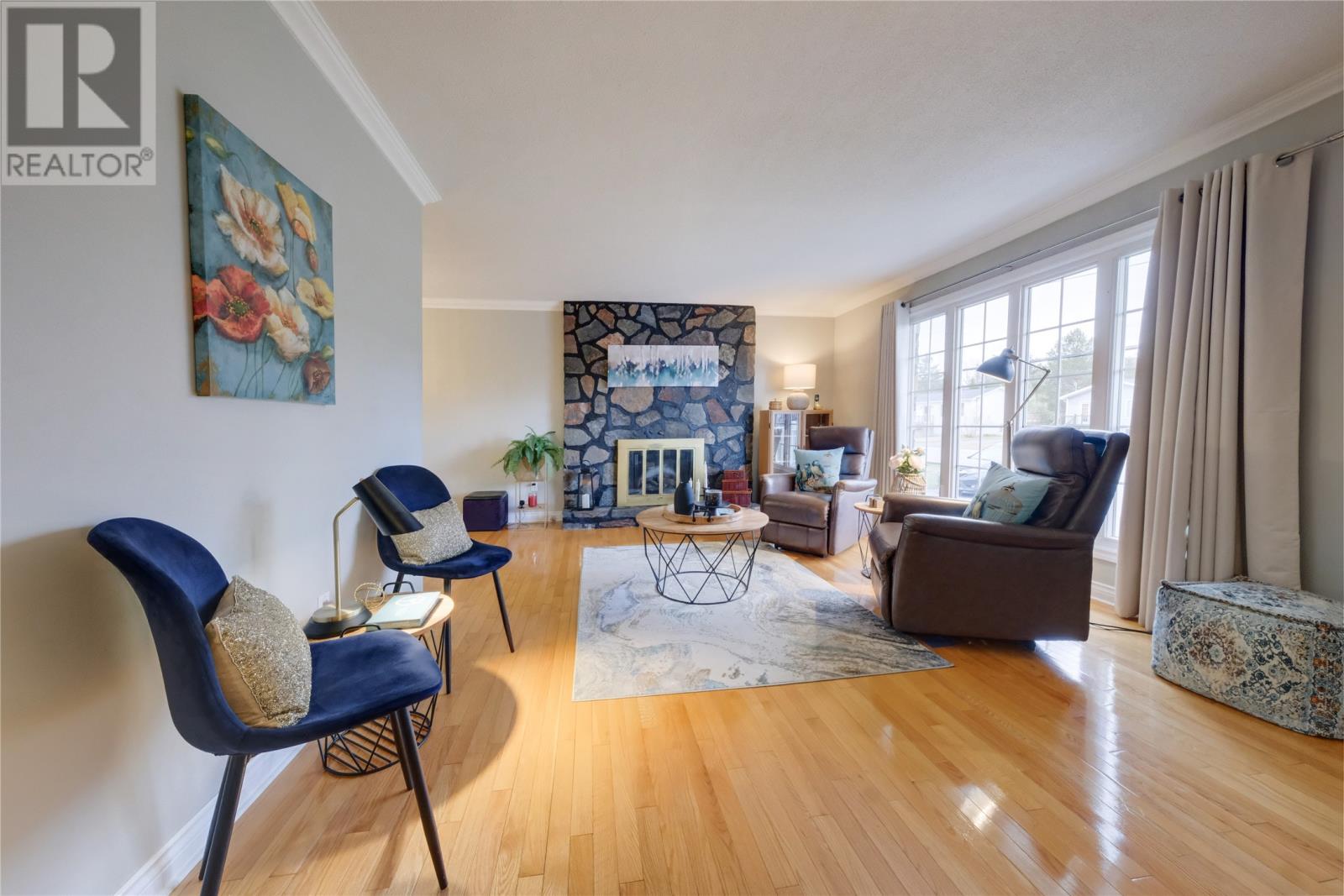 91 Midland Row, Pasadena, NL - Indoor Photo Showing Living Room With Fireplace